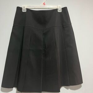 Worth Elegant Black pleated skirt with side zipper!! Size 8